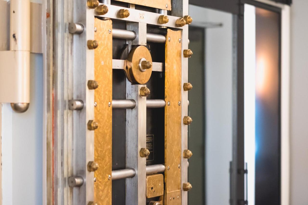 The Vault Hotel Houghton Exteriör bild